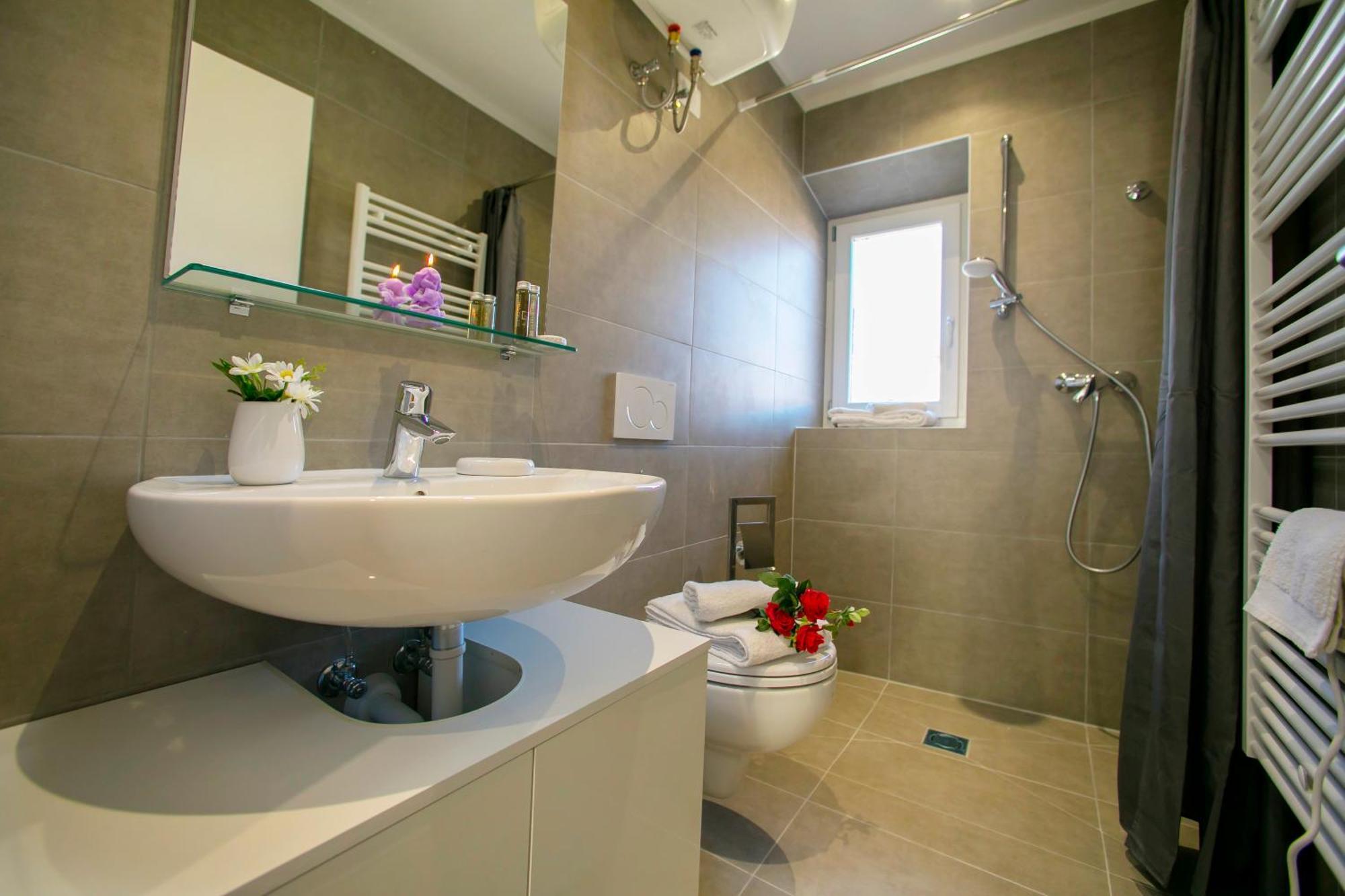 Nido Sui Tetti Di Riva Del Garda - Happy Rentals Exterior photo