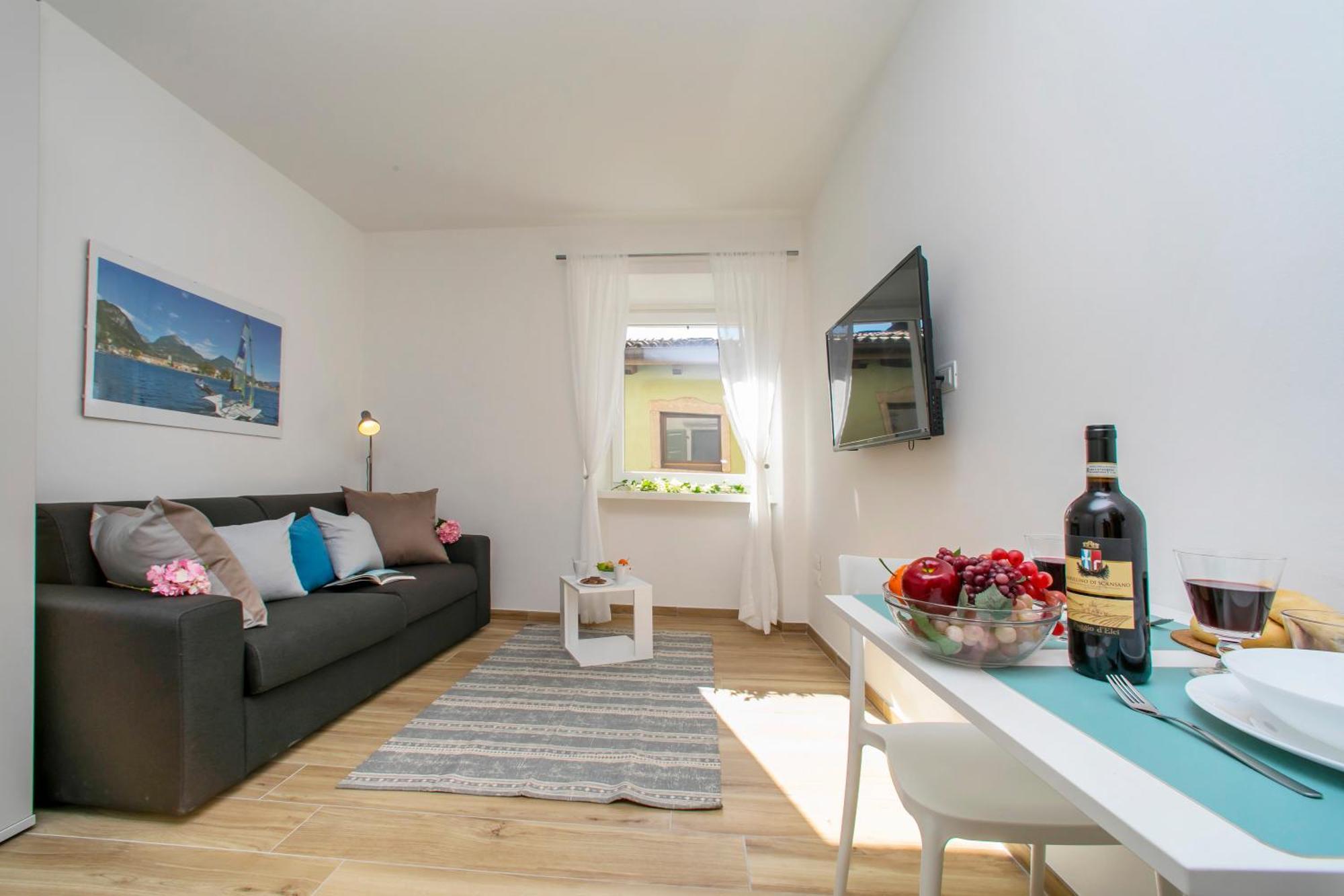 Nido Sui Tetti Di Riva Del Garda - Happy Rentals Exterior photo