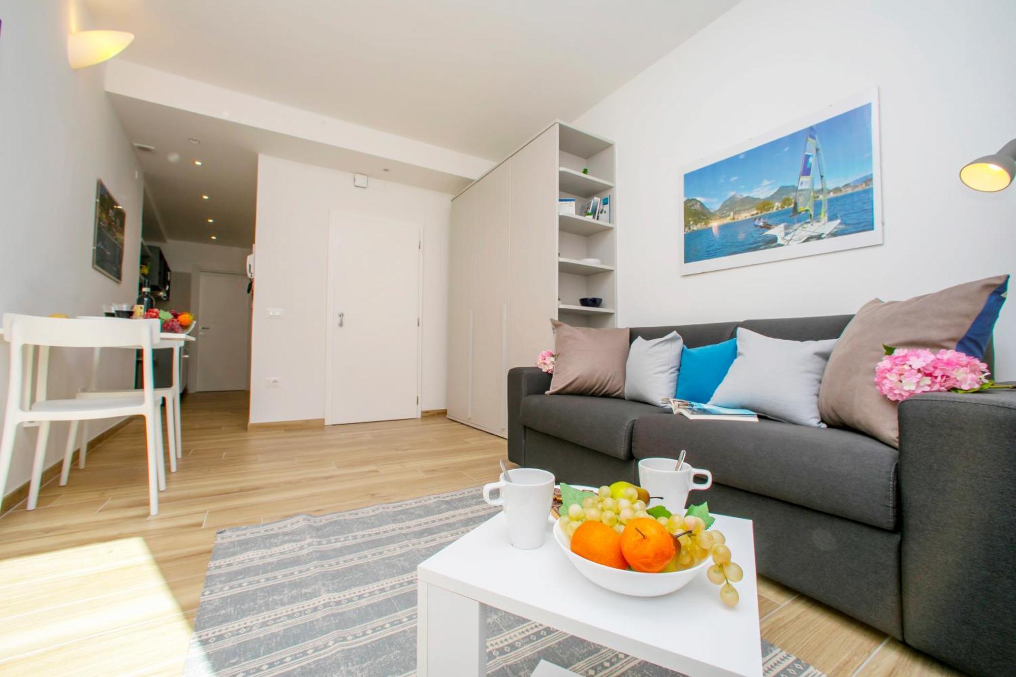 Nido Sui Tetti Di Riva Del Garda - Happy Rentals Exterior photo