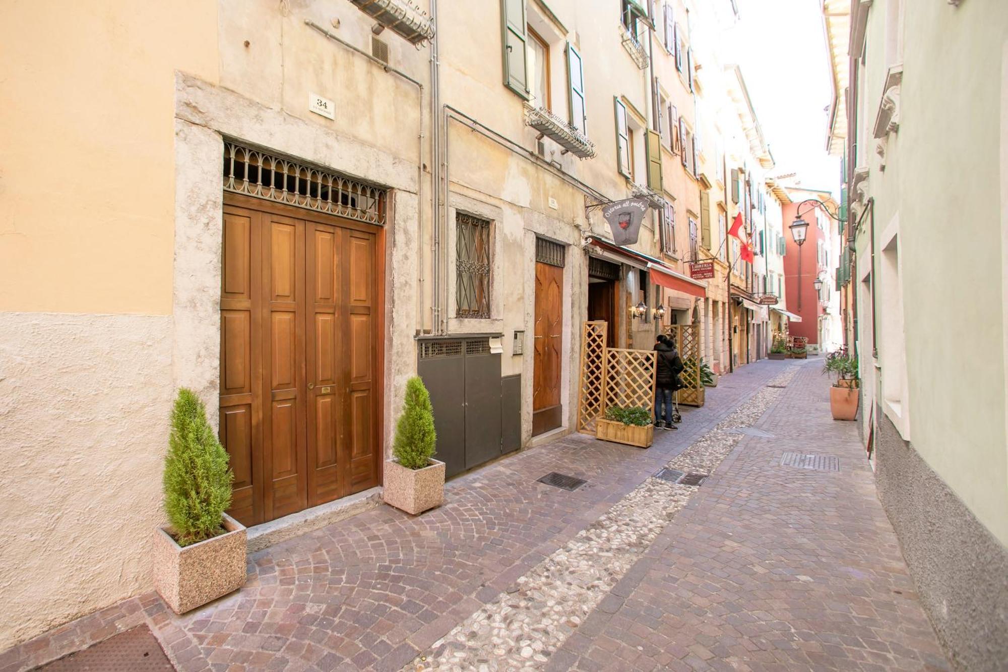 Nido Sui Tetti Di Riva Del Garda - Happy Rentals Exterior photo